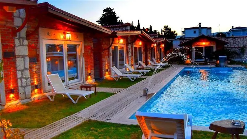 Alacati Wood Town Otel 3*,